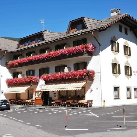 Hotel Urthaler Dobbiaco Luaran gambar