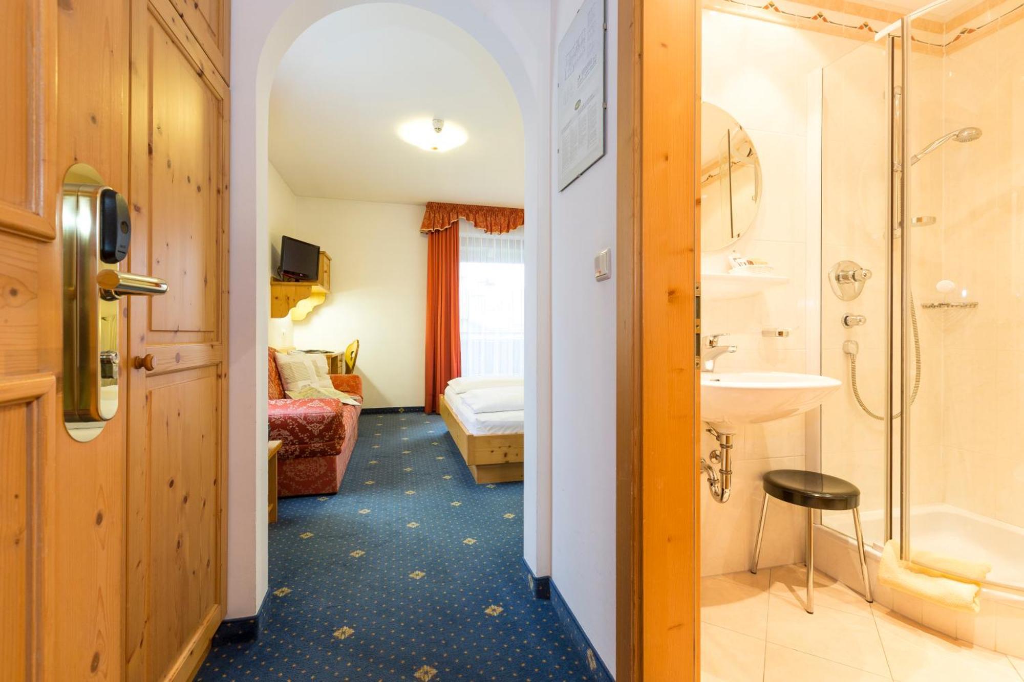 Hotel Urthaler Dobbiaco Luaran gambar
