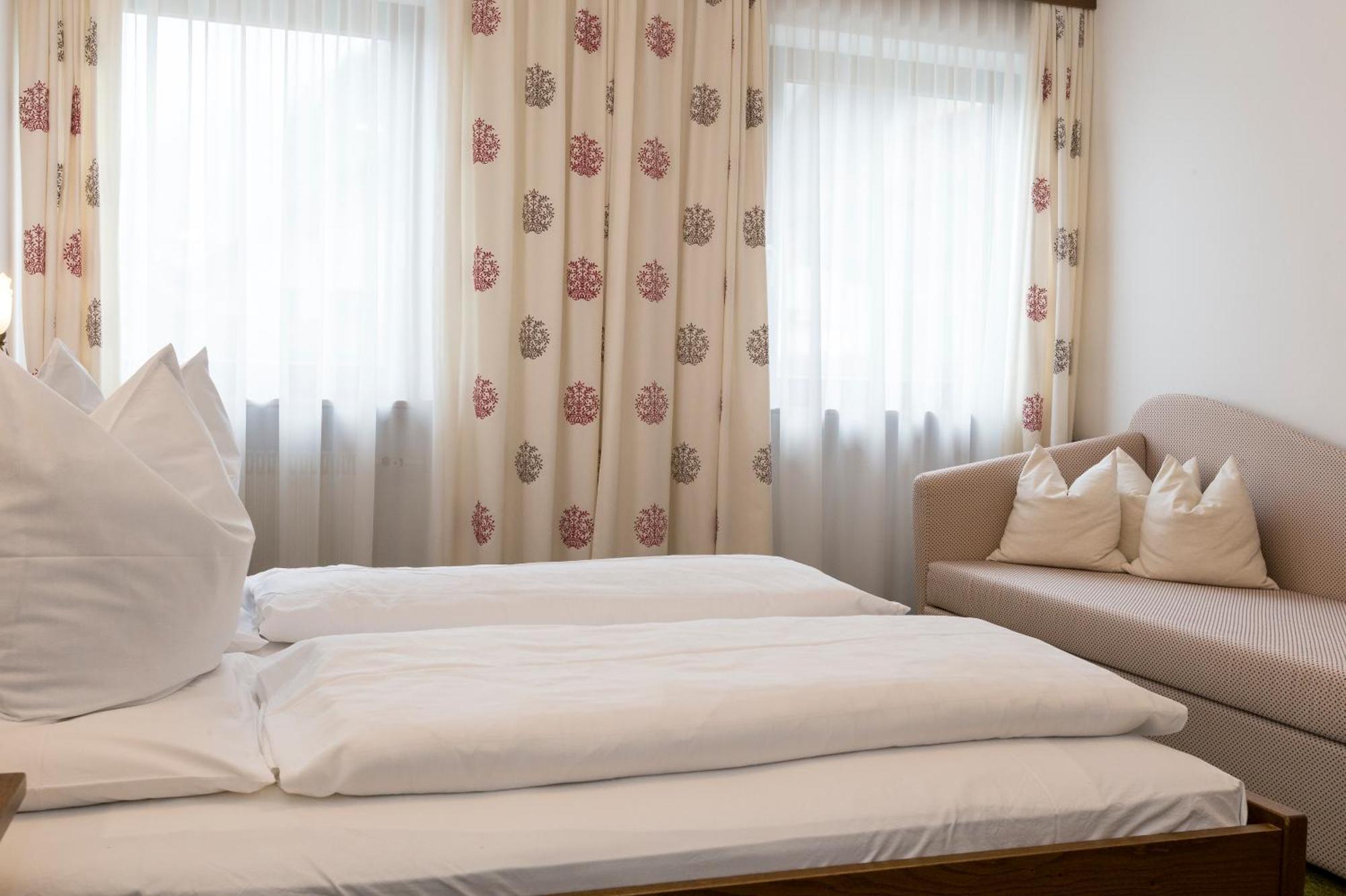 Hotel Urthaler Dobbiaco Luaran gambar