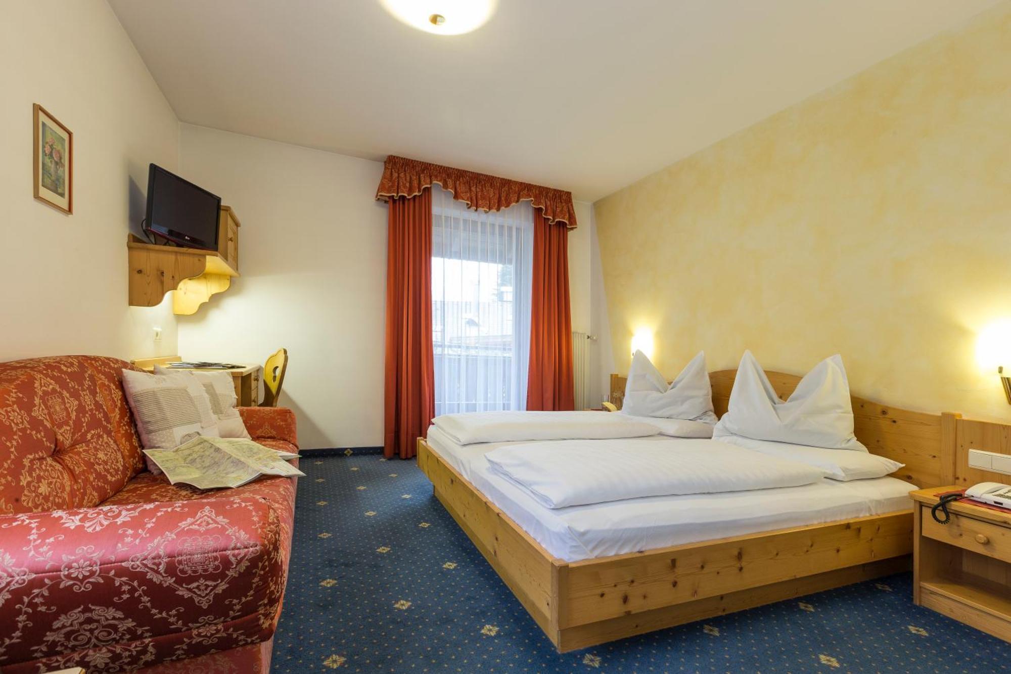 Hotel Urthaler Dobbiaco Luaran gambar