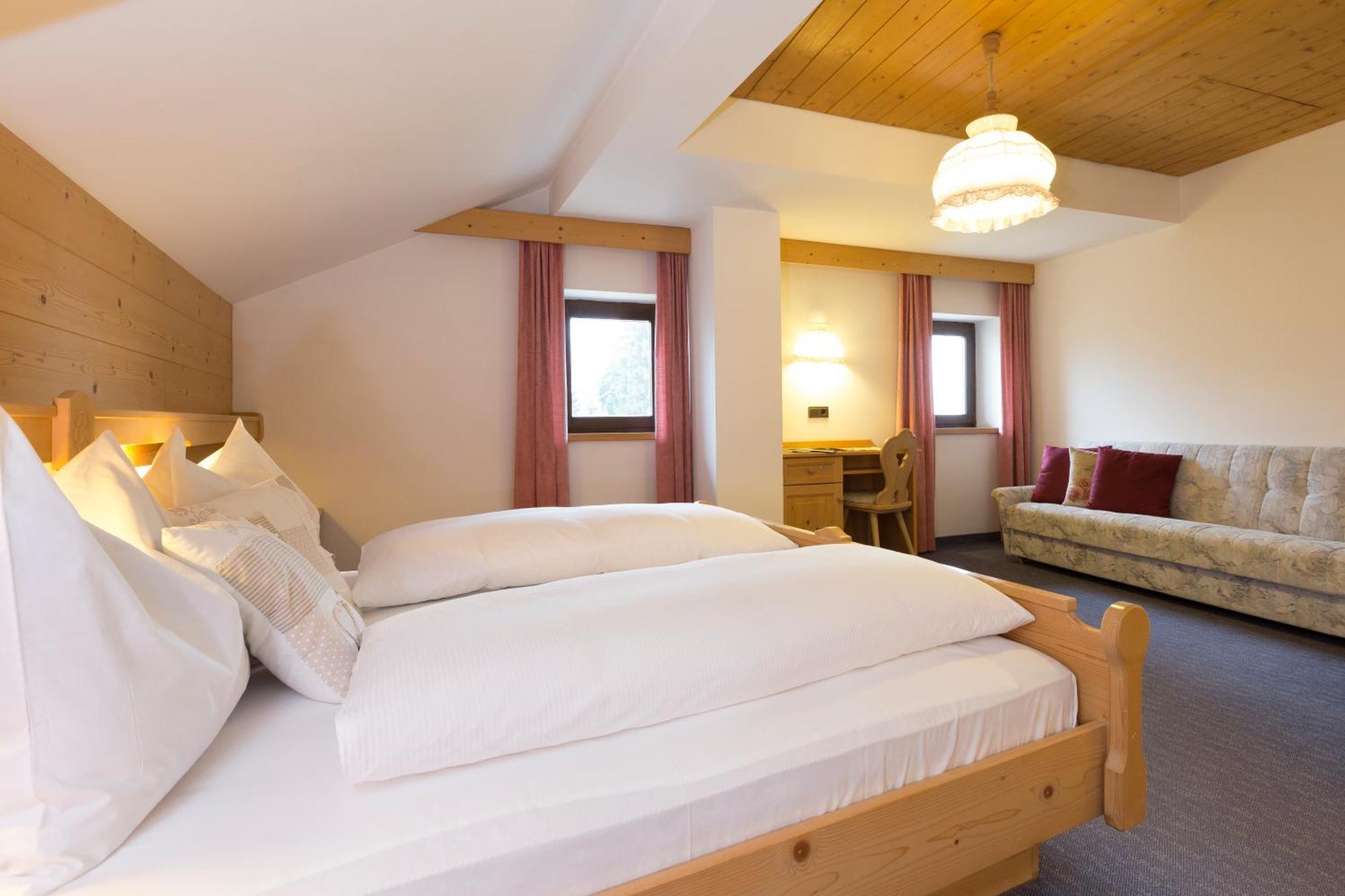 Hotel Urthaler Dobbiaco Luaran gambar