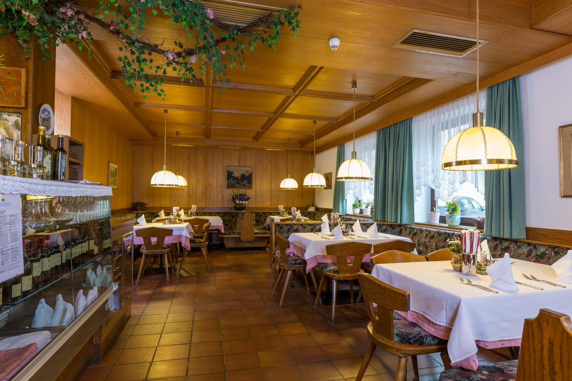 Hotel Urthaler Dobbiaco Luaran gambar