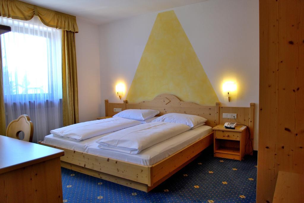 Hotel Urthaler Dobbiaco Luaran gambar
