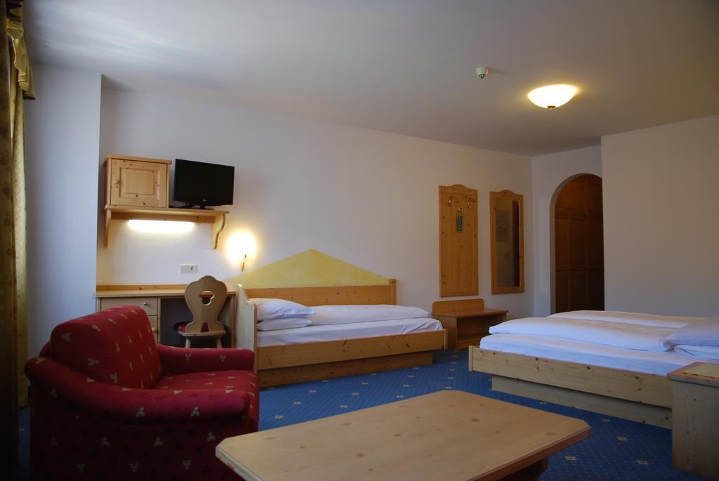 Hotel Urthaler Dobbiaco Luaran gambar